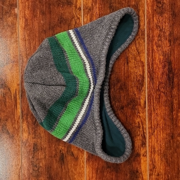 Old navy winter hat. - Picture 1 of 3